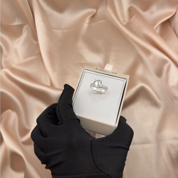 Gold and Silver Women's Ring - Picture 4 of 6